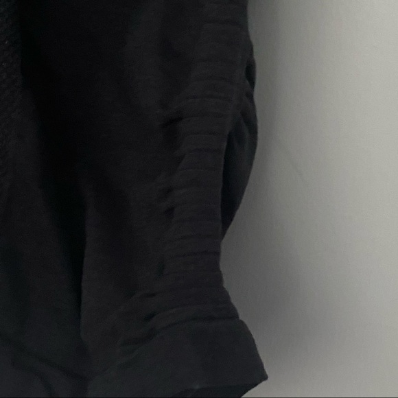 Lululemon Lightweight Slim Fit Black Tank 6 NWOT - Picture 12 of 15